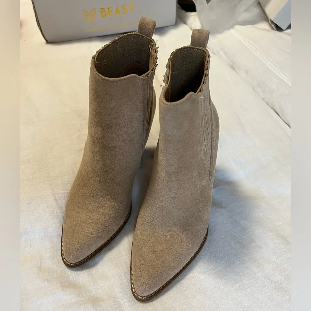 Beast fashion taupe suede ankle boots - Picture 2 of 9